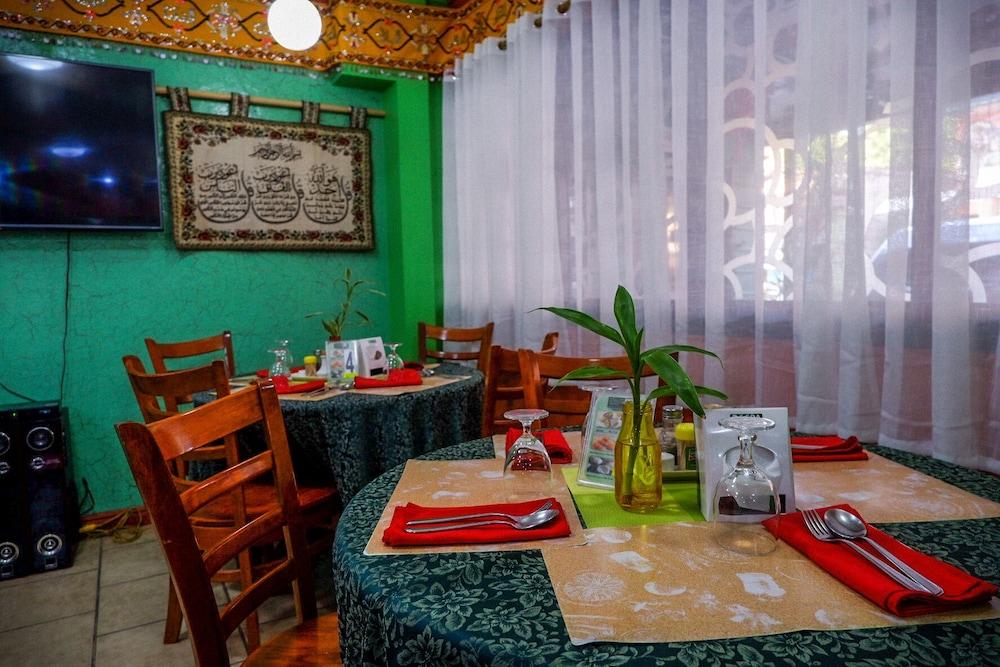 Tinhat Halal حلال Certified Boutique Hotel And Restaurant Davao City Eksteriør billede